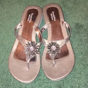 Women’s heeled flip flops